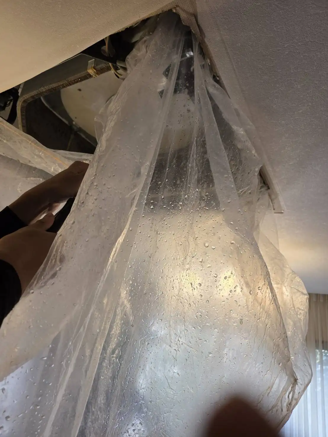 作業風景 ダイキン天井カセット型-08