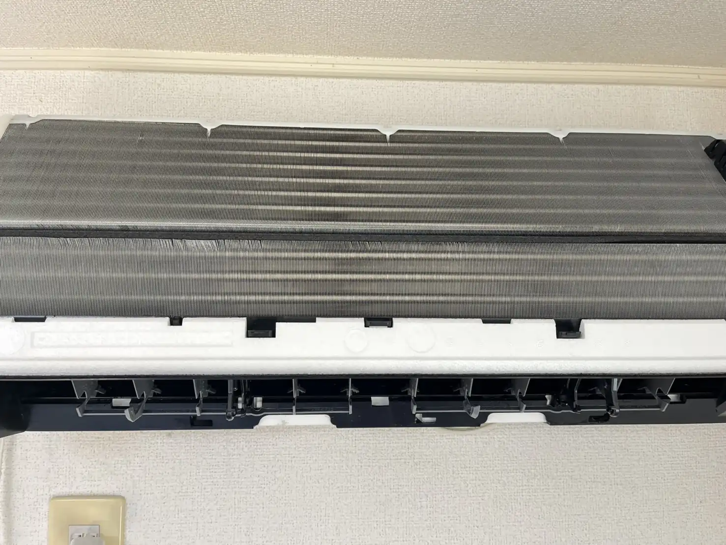 富士通 通常壁掛けエアコン AS-A368H 作業後 熱交換器の様子