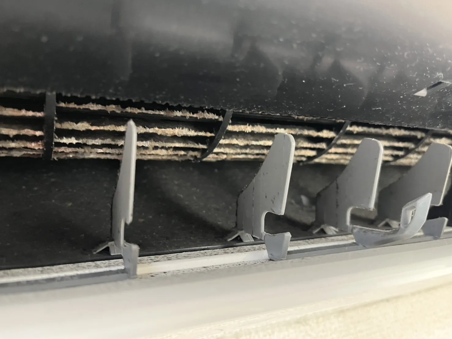 富士通 通常壁掛けエアコン AS-A368H 作業前 ファンの様子