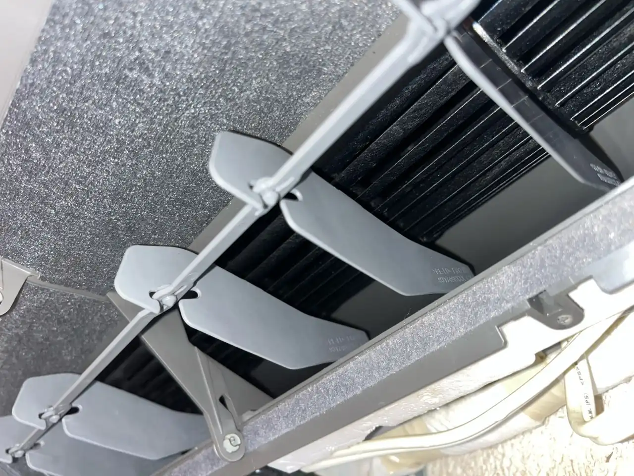 富士通 お掃除機能付きエアコン AS-R40H-W 作業後 内部の様子