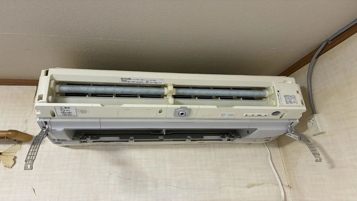 シャープ お掃除機能付きエアコン AY-P80X2-W 作業後 外観 シャープ お掃除機能付きエアコン AY-P80X2-W 作業後 外観