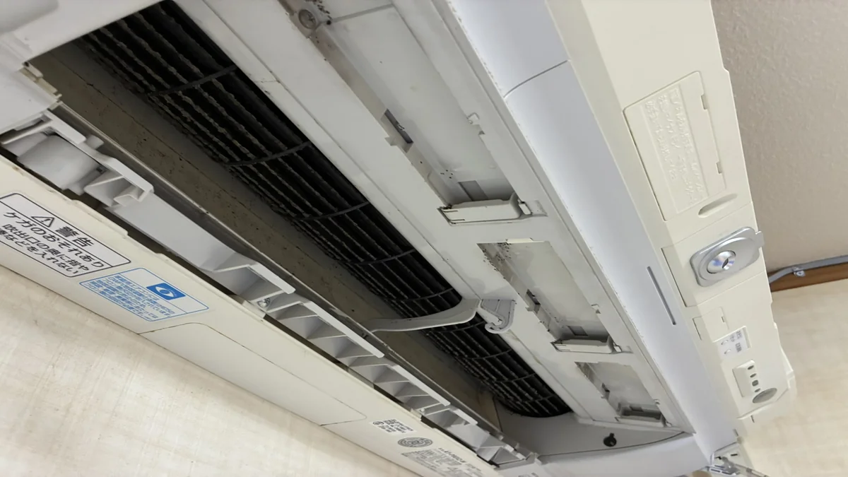 シャープ お掃除機能付きエアコン AY-P80X2-W 作業前 ファンの様子03 シャープ お掃除機能付きエアコン AY-P80X2-W 作業前 ファンの様子03