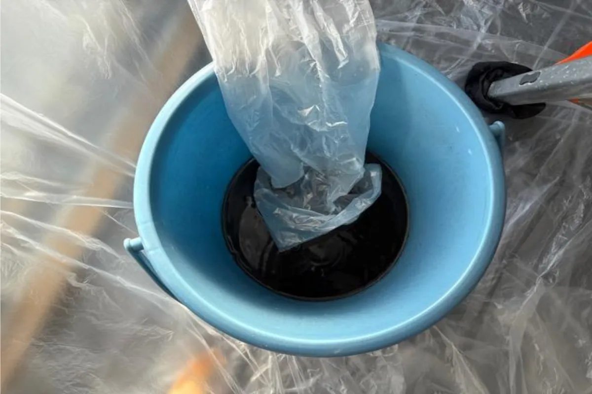 シャープ お掃除機能付きエアコン AY‑S40V2‑W 作業後 廃液の様子