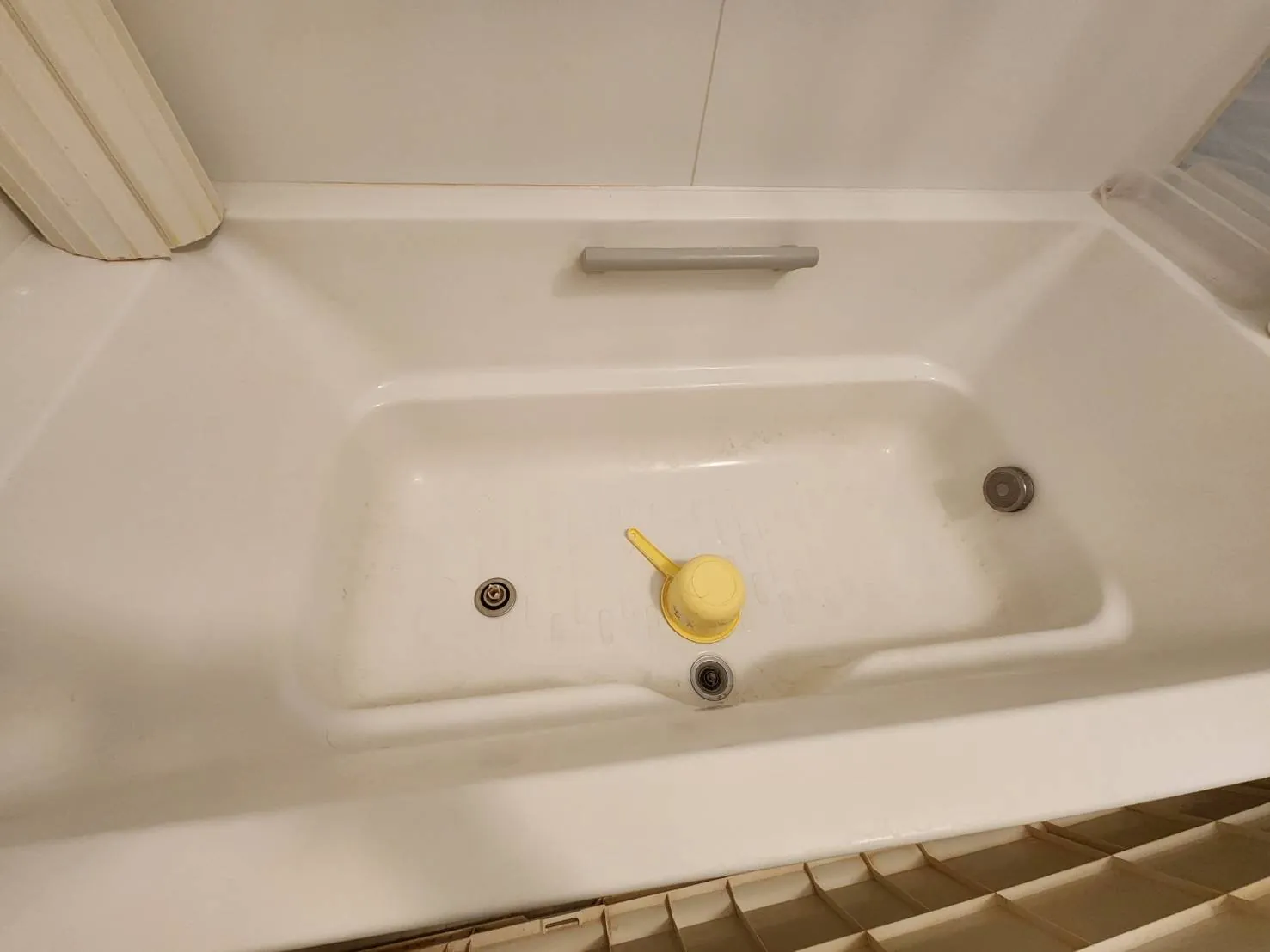 浴室クリーニング 作業前 浴槽 浴室クリーニング 作業前 浴槽