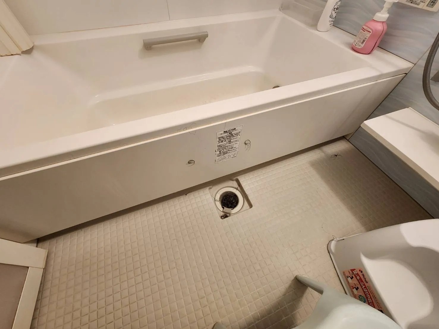 浴室クリーニング 作業前 洗い場 浴室クリーニング 作業前 洗い場