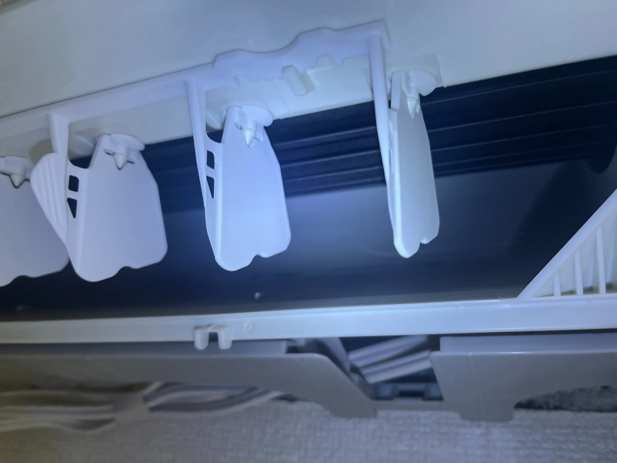 パナソニック 通常壁掛けエアコン CS-229CF-W 作業前 吹き出し口