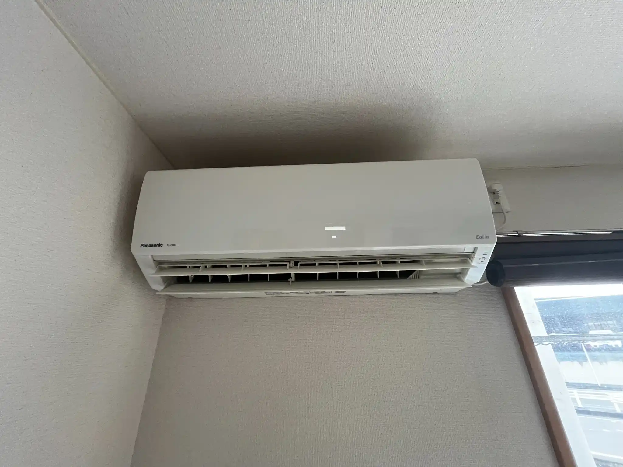 パナソニック 通常壁掛けエアコン CS-288CF-W 作業前 外観の様子
