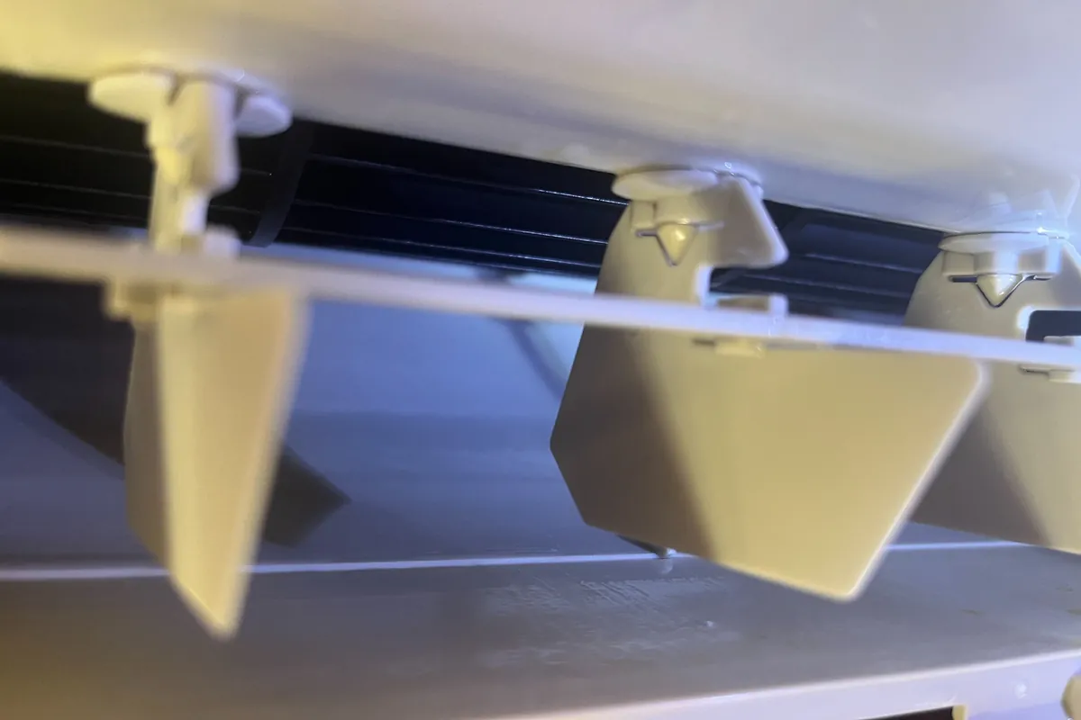 パナソニック 通常壁掛けエアコン CS-402CF2-W 作業後 吹き出し口