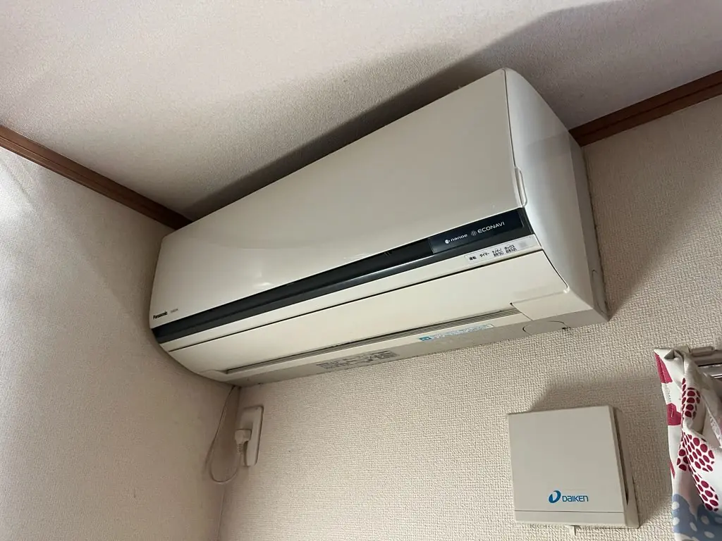 パナソニック お掃除機能付きエアコン CS-GX224C 作業前の外観