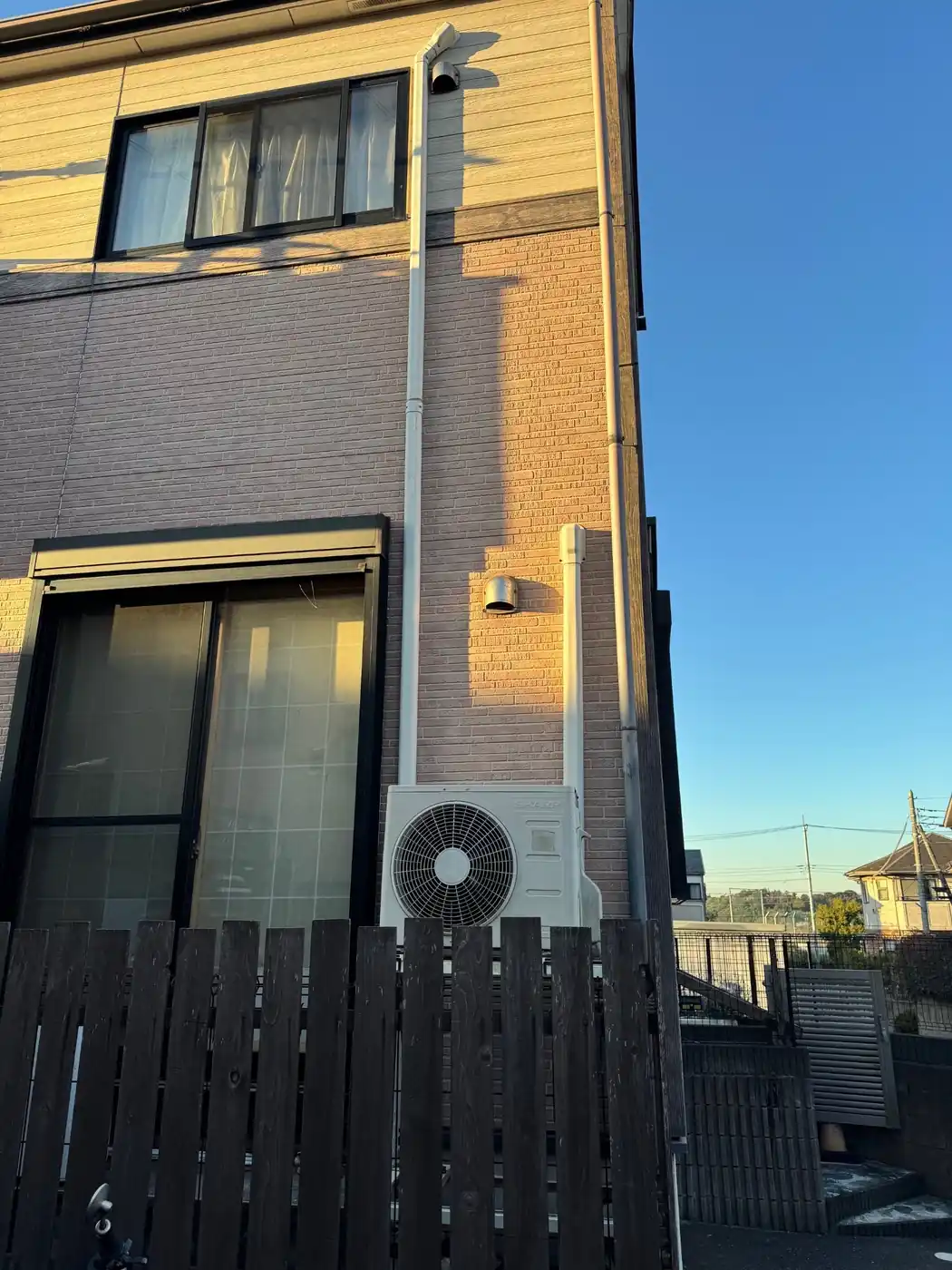 パナソニック お掃除機能付きエアコン CS-GX224C 作業前 室外機