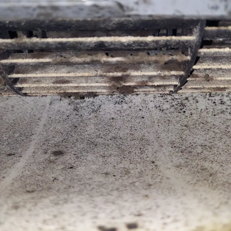 三菱電機 お掃除機能付きエアコン MSZ-GW-229-W 作業前 ファンの様子