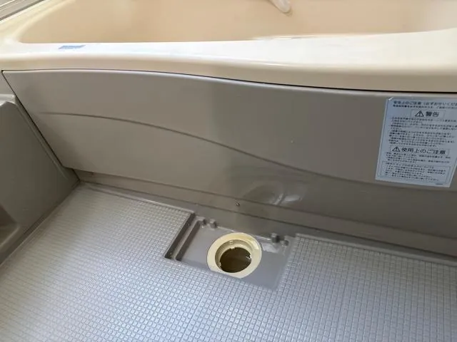 浴室クリーニング 作業後 浴槽エプロン 浴室クリーニング 作業後 浴槽エプロン