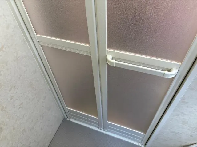 浴室クリーニング 作業後 折れ戸 浴室クリーニング 作業後 折れ戸