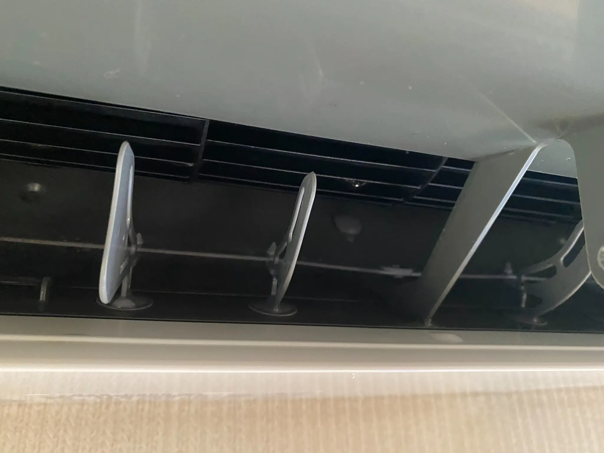 日立 お掃除機能付きエアコン RAS-K25B-W 作業後 吹き出し口の様子