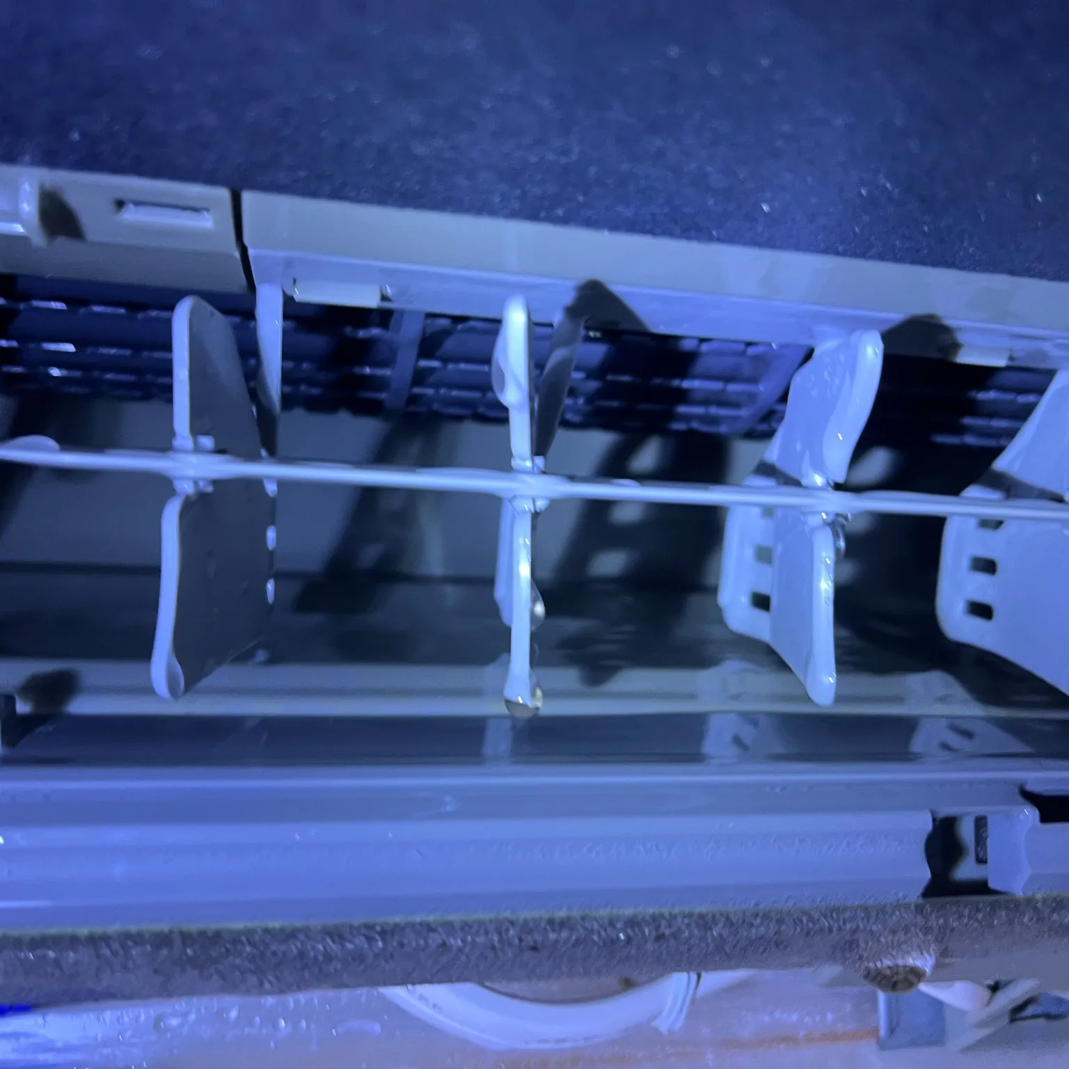 ダイキン お掃除機能付きエアコン S36-JTRXS 作業後 吹き出し口