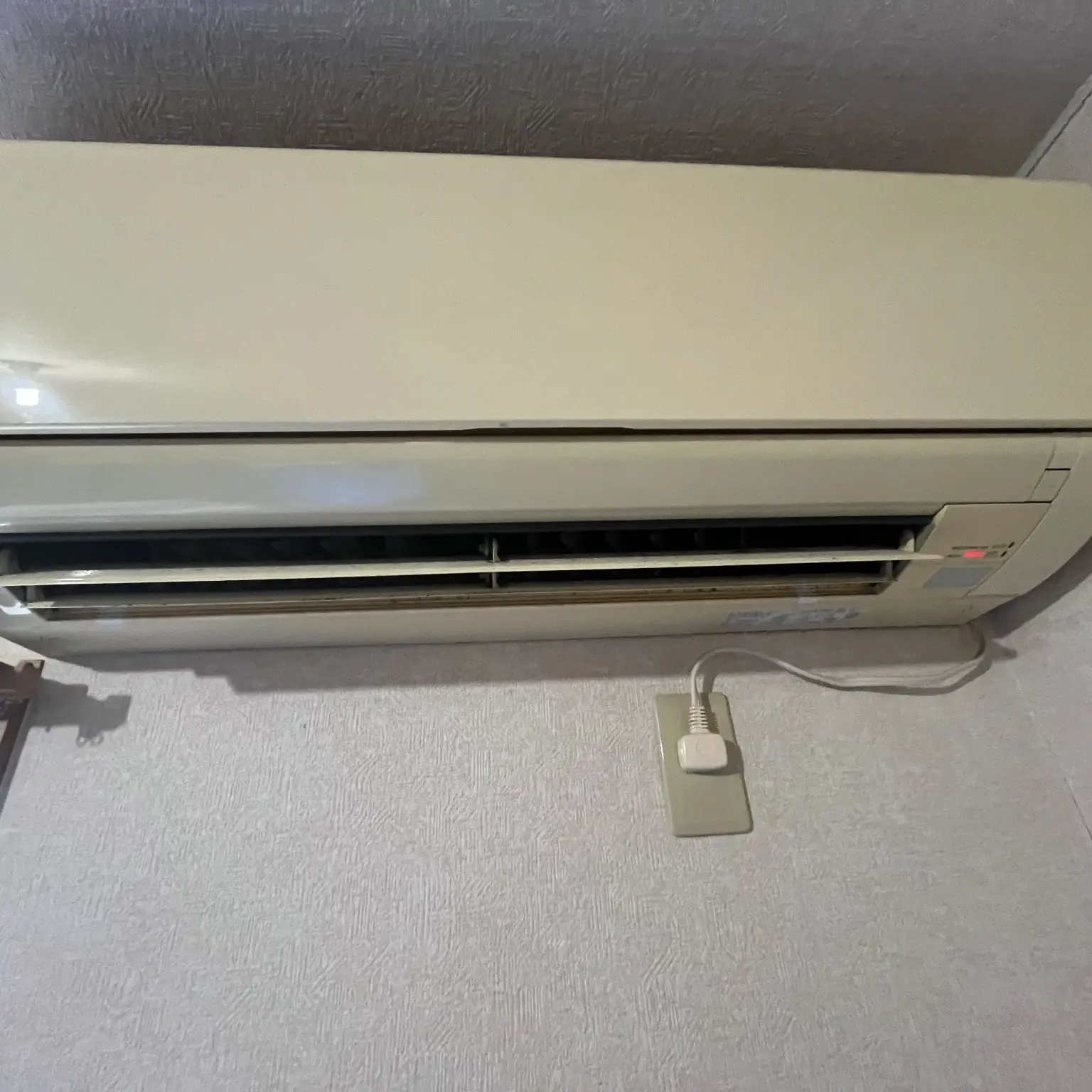 ダイキン お掃除機能付きエアコン S36-JTRXS 作業前 外観