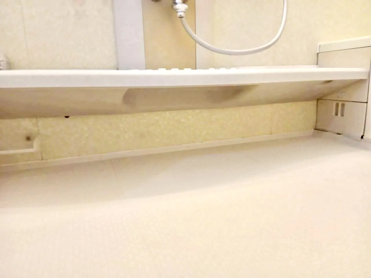 浴室クリーニング 作業後 カウンター下 浴室クリーニング 作業後 カウンター下