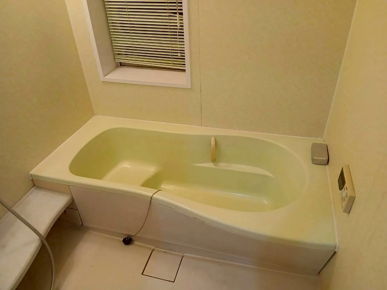 浴室クリーニング 作業前 浴槽 浴室クリーニング 作業前 浴槽