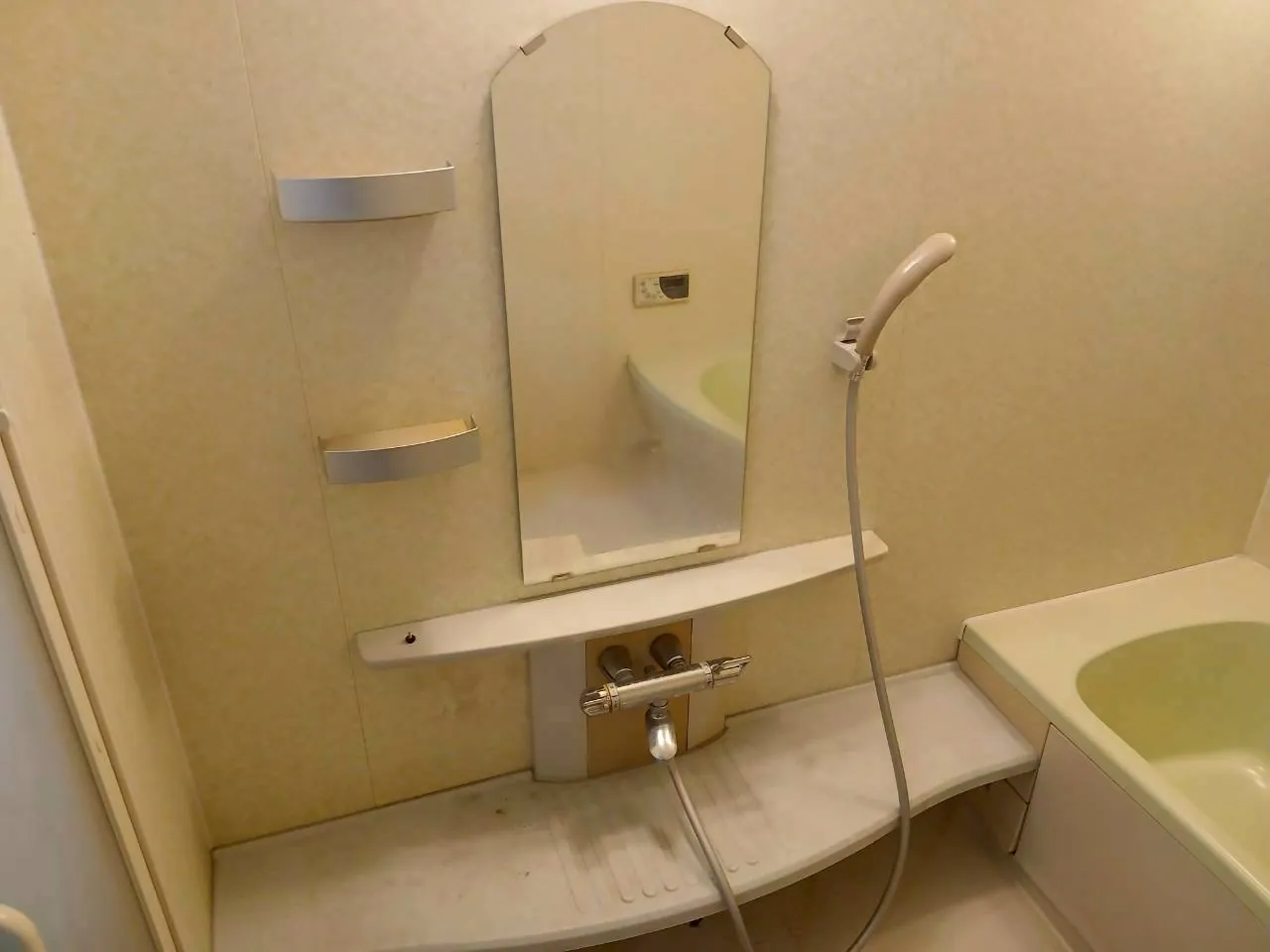 浴室クリーニング 作業前 シャワー・鏡 浴室クリーニング 作業前 シャワー・鏡