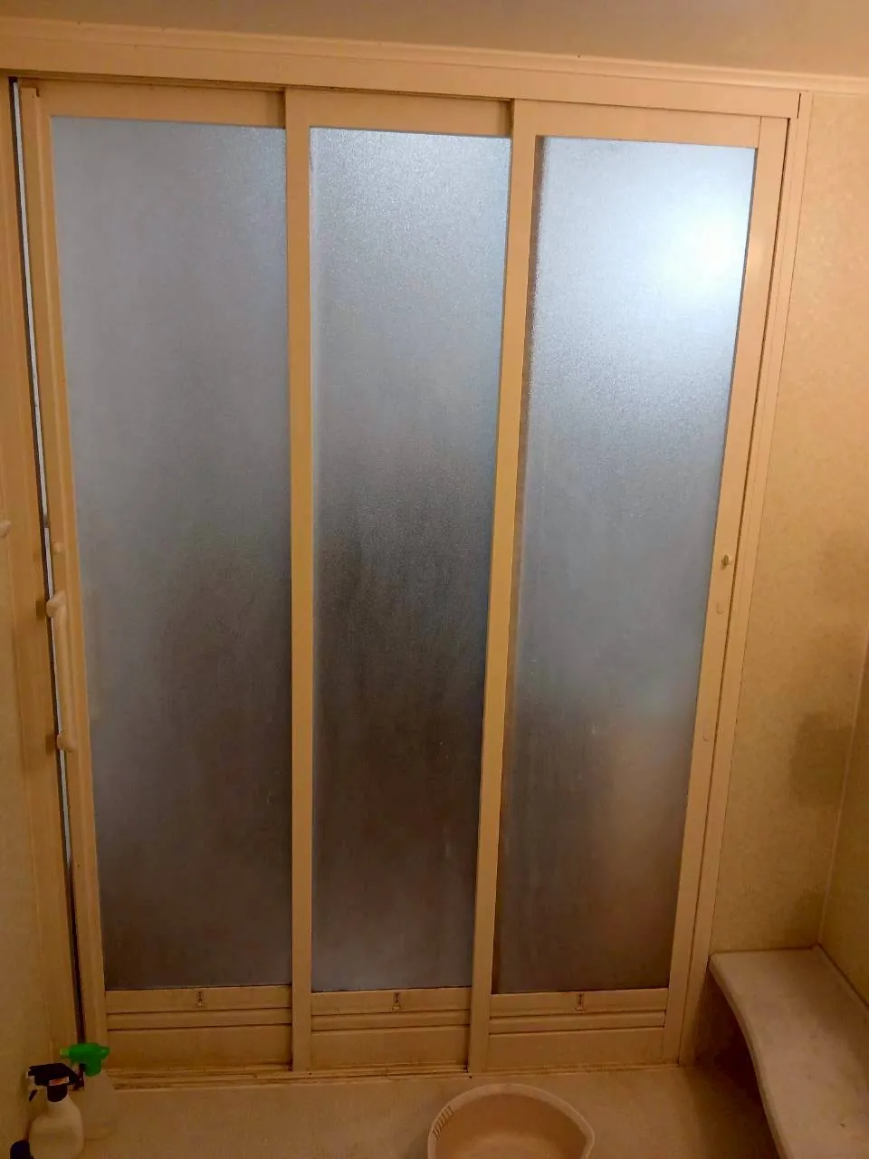 浴室クリーニング 作業前 入口全体 浴室クリーニング 作業前 入口全体